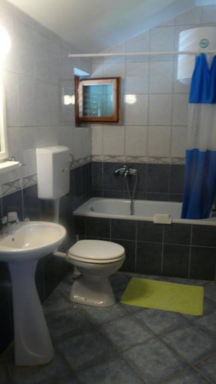 Guest House Zivkovic Sveti Stefan Oda fotoğraf