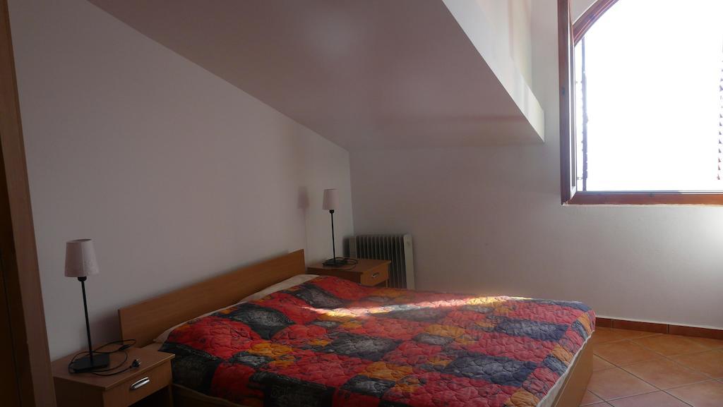 Guest House Zivkovic Sveti Stefan Oda fotoğraf