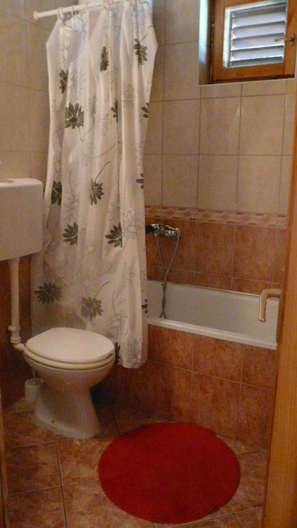 Guest House Zivkovic Sveti Stefan Oda fotoğraf