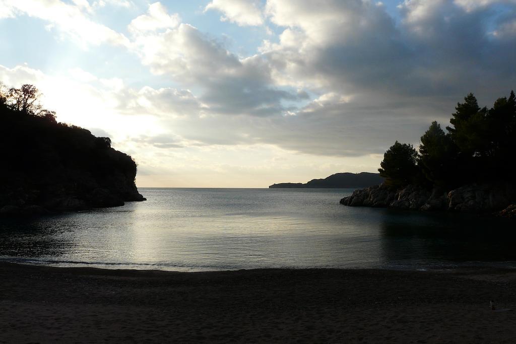Guest House Zivkovic Sveti Stefan Dış mekan fotoğraf